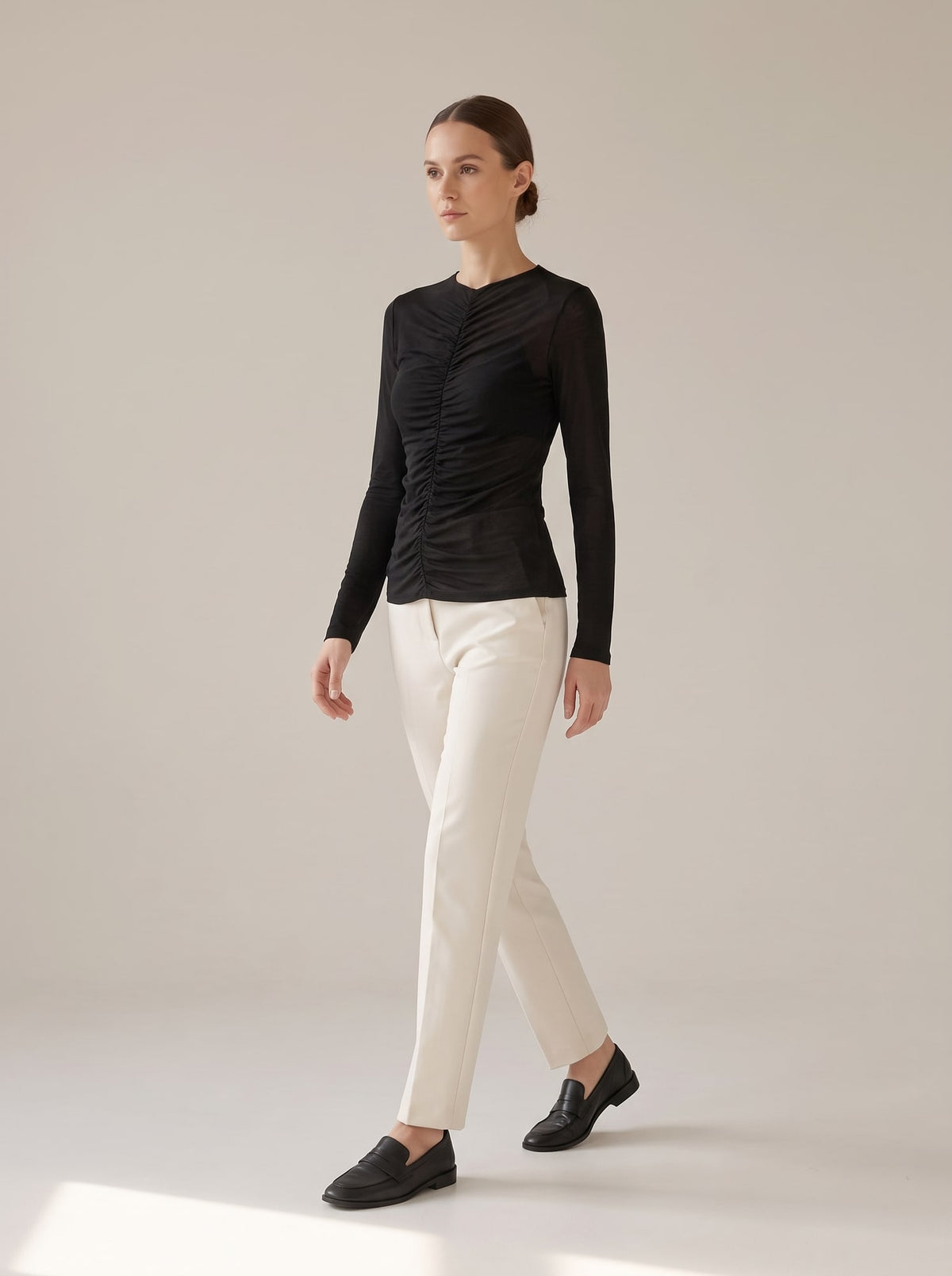MAGLIA ARRICCIATA A MANICA LUNGA Nero - in movimento - IRONICA