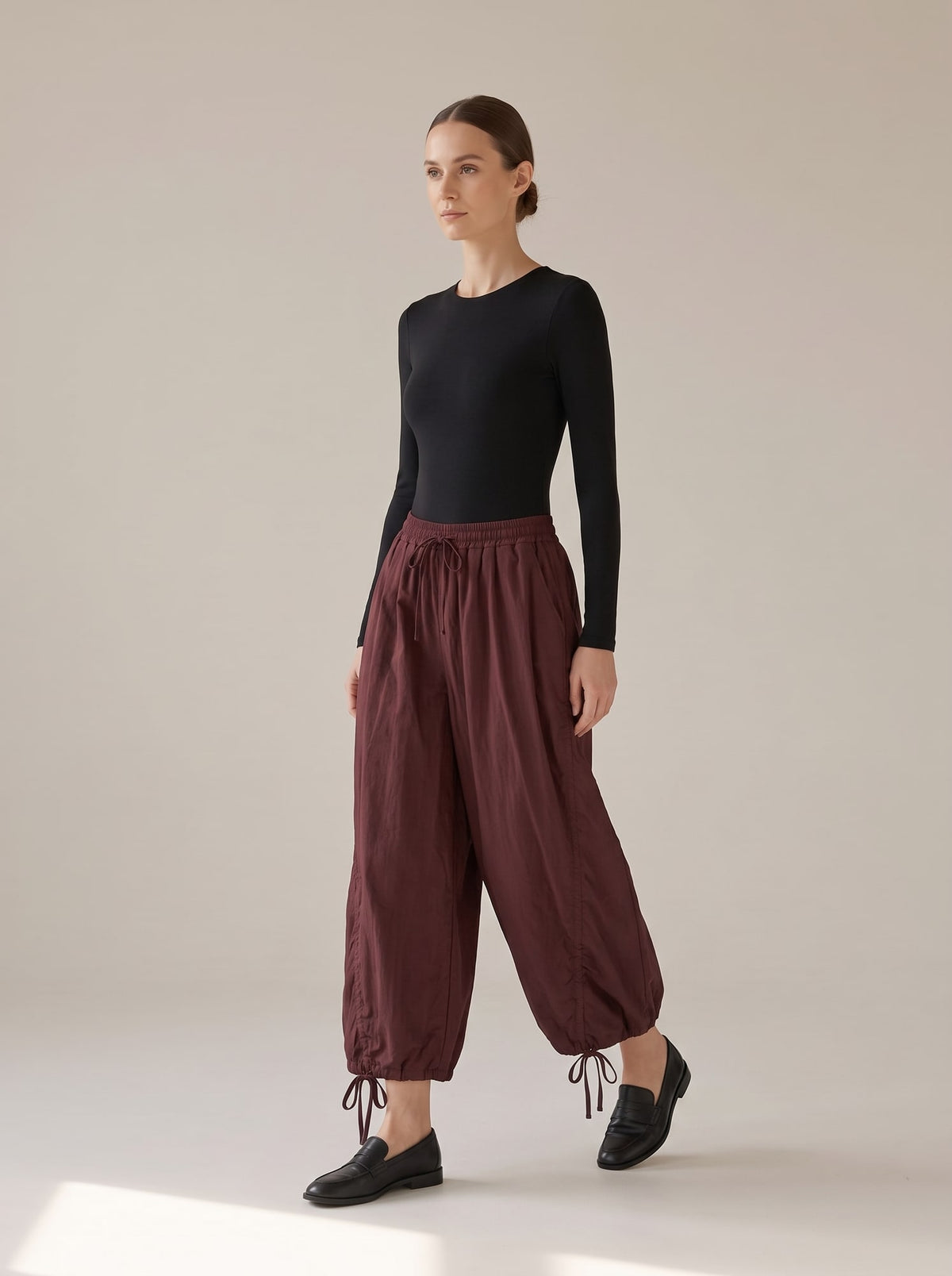 PANTALONI A PALLONCINO CON COULISSE Vino - in movimento - IRONICA