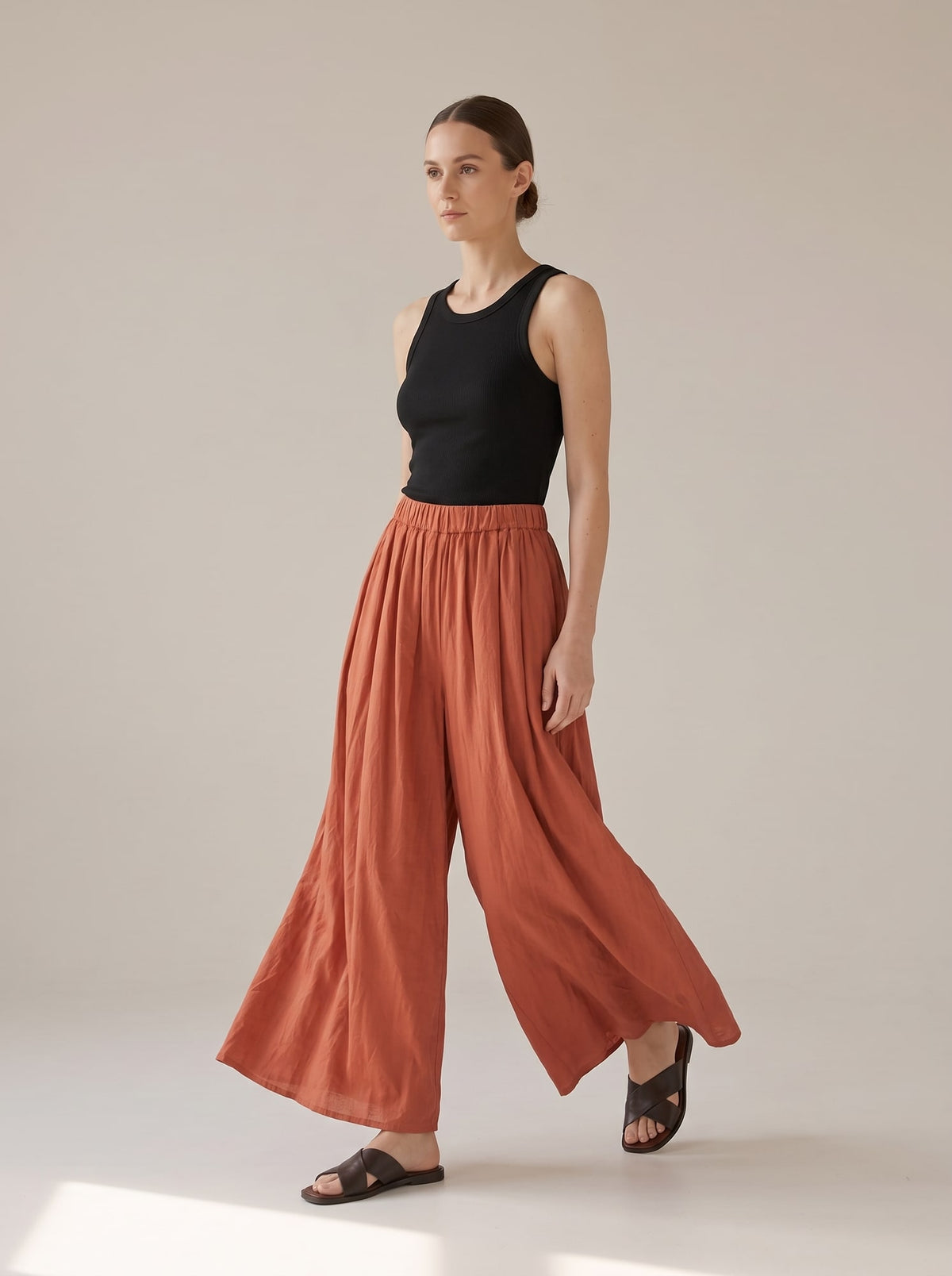 PANTALONI WIDE LEG A VITA ALTA Coccio - in movimento - IRONICA