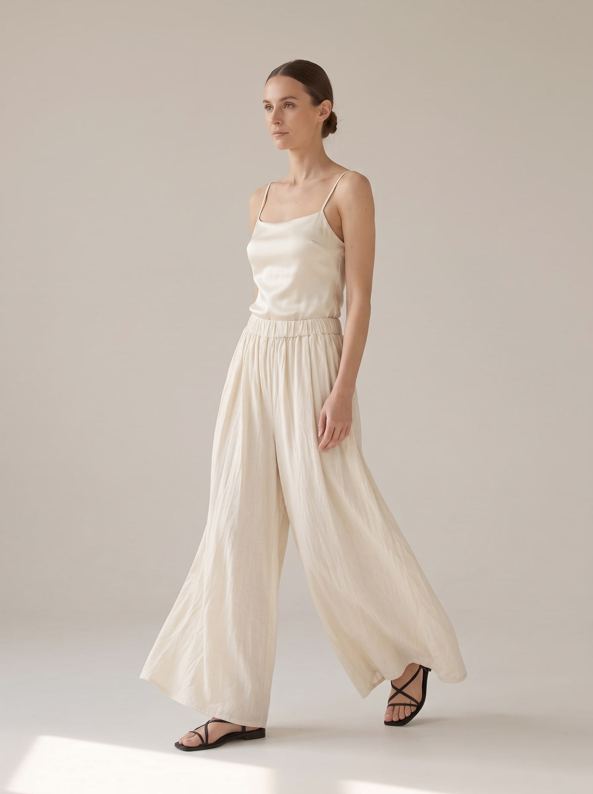 PANTALONI WIDE LEG A VITA ALTA Panna - in movimento - IRONICA