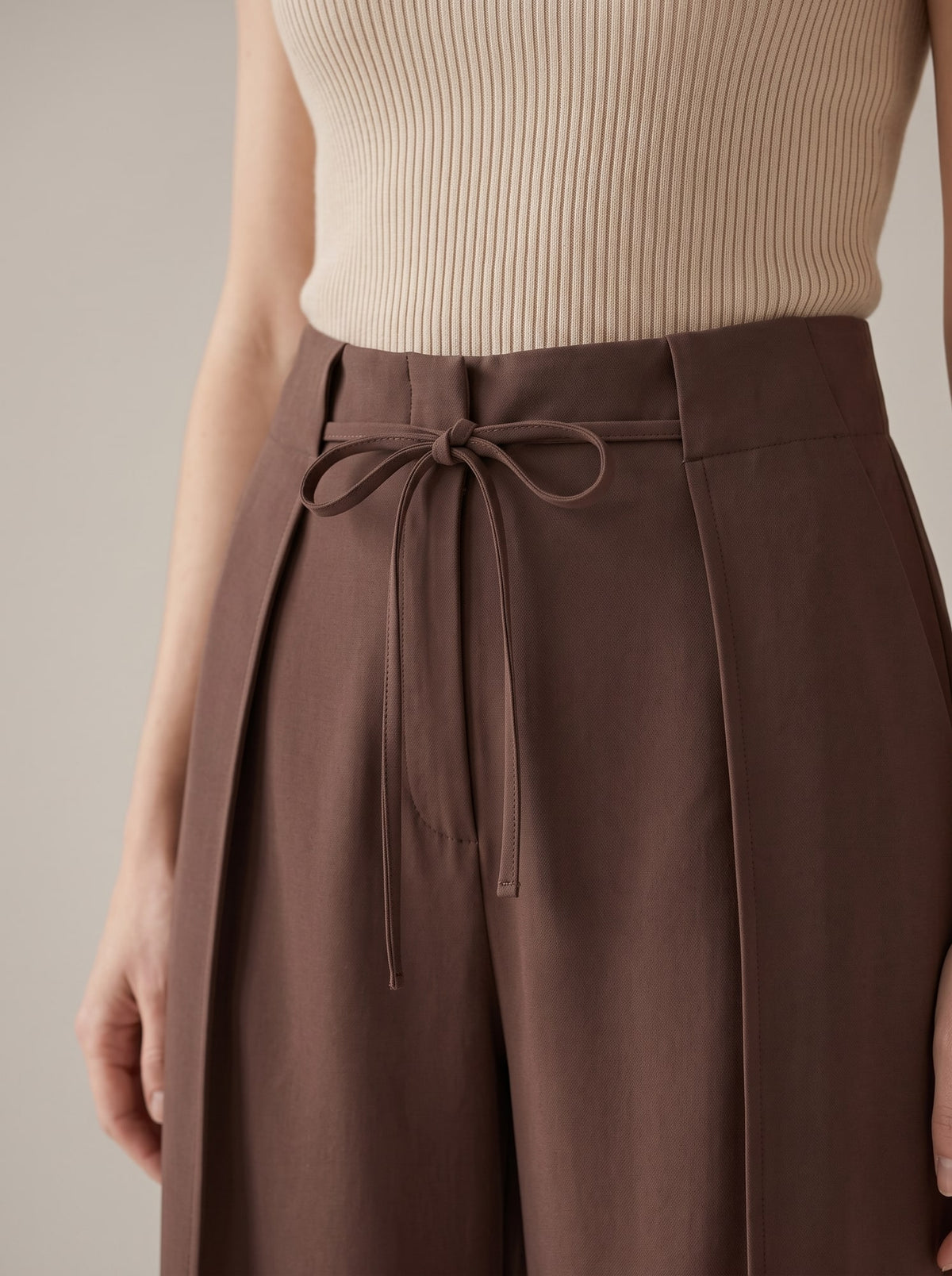 PANTALONI WIDE LEG CON PIEGHE Cacao - dettaglio - IRONICA