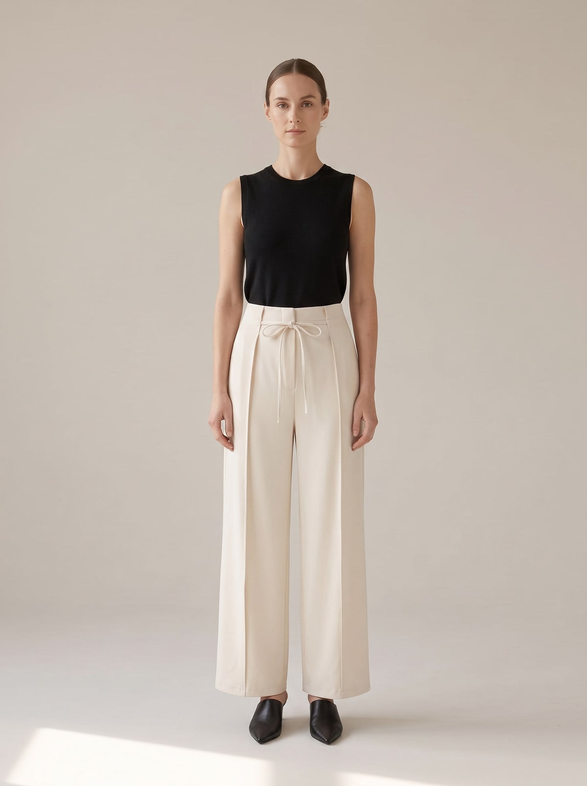 PANTALONI WIDE LEG CON PIEGHE Crema - indossato - IRONICA