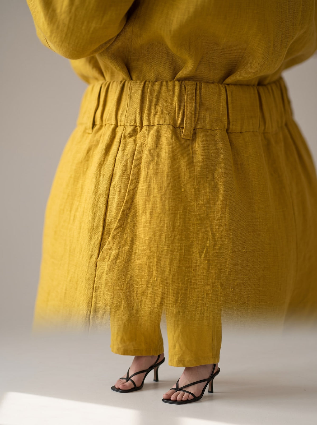 PANTALONI WIDE LEG IN LINO Senape - dettaglio - IRONICA