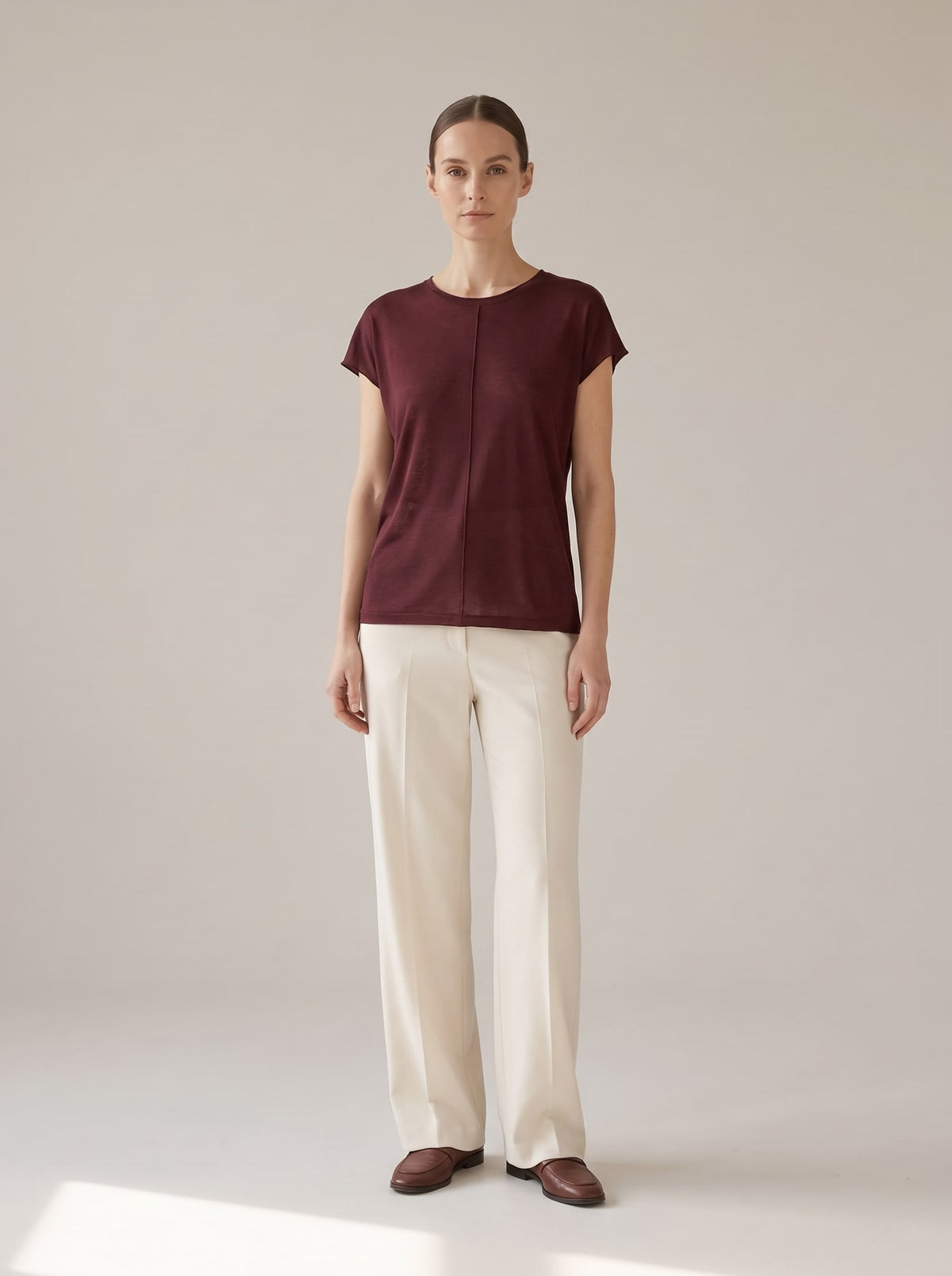 T-SHIRT FLUIDA IN TENCEL E LANA Bordeaux - indossato - IRONICA