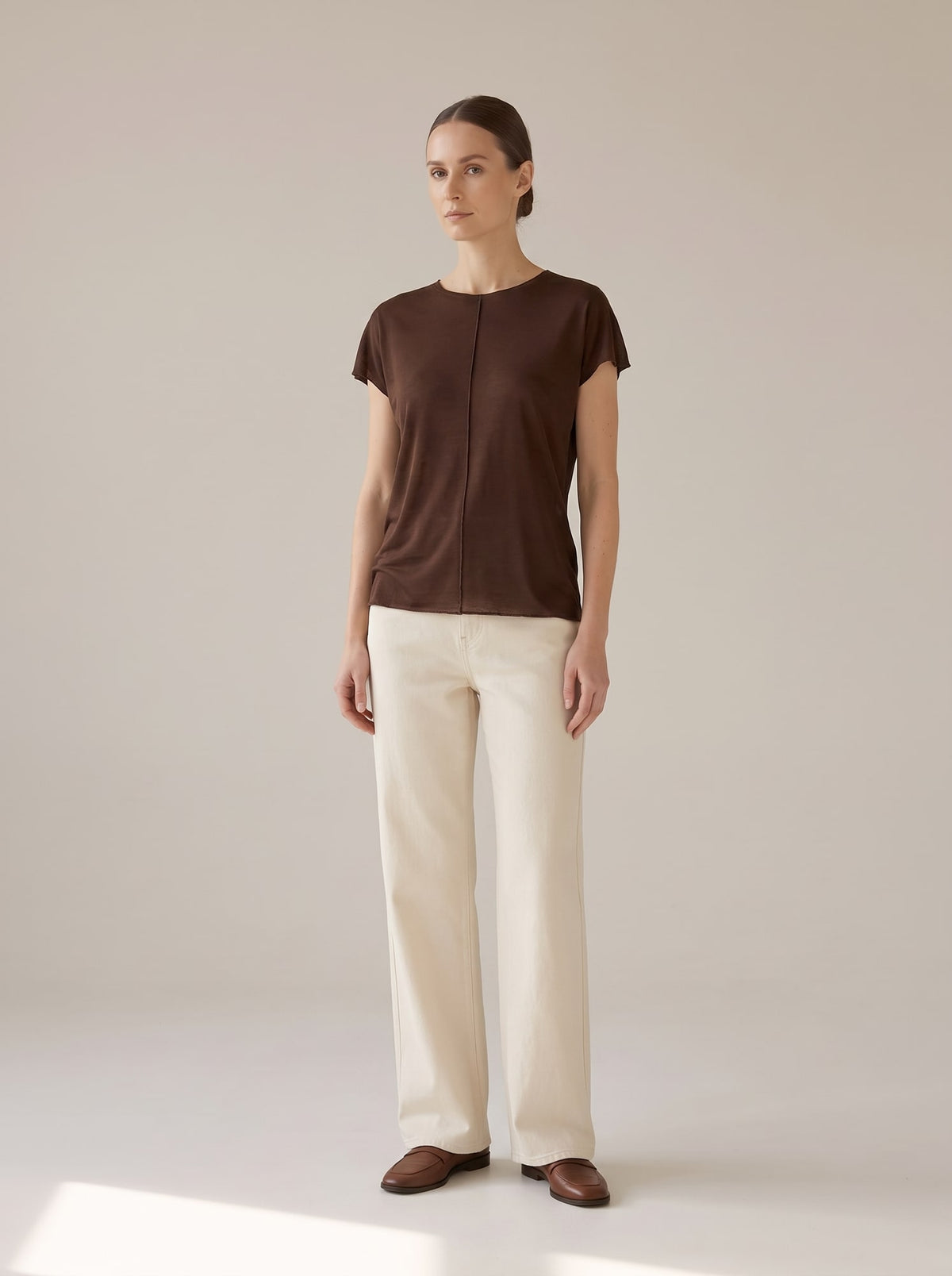 T-SHIRT FLUIDA IN TENCEL E LANA Moro - indossato - IRONICA