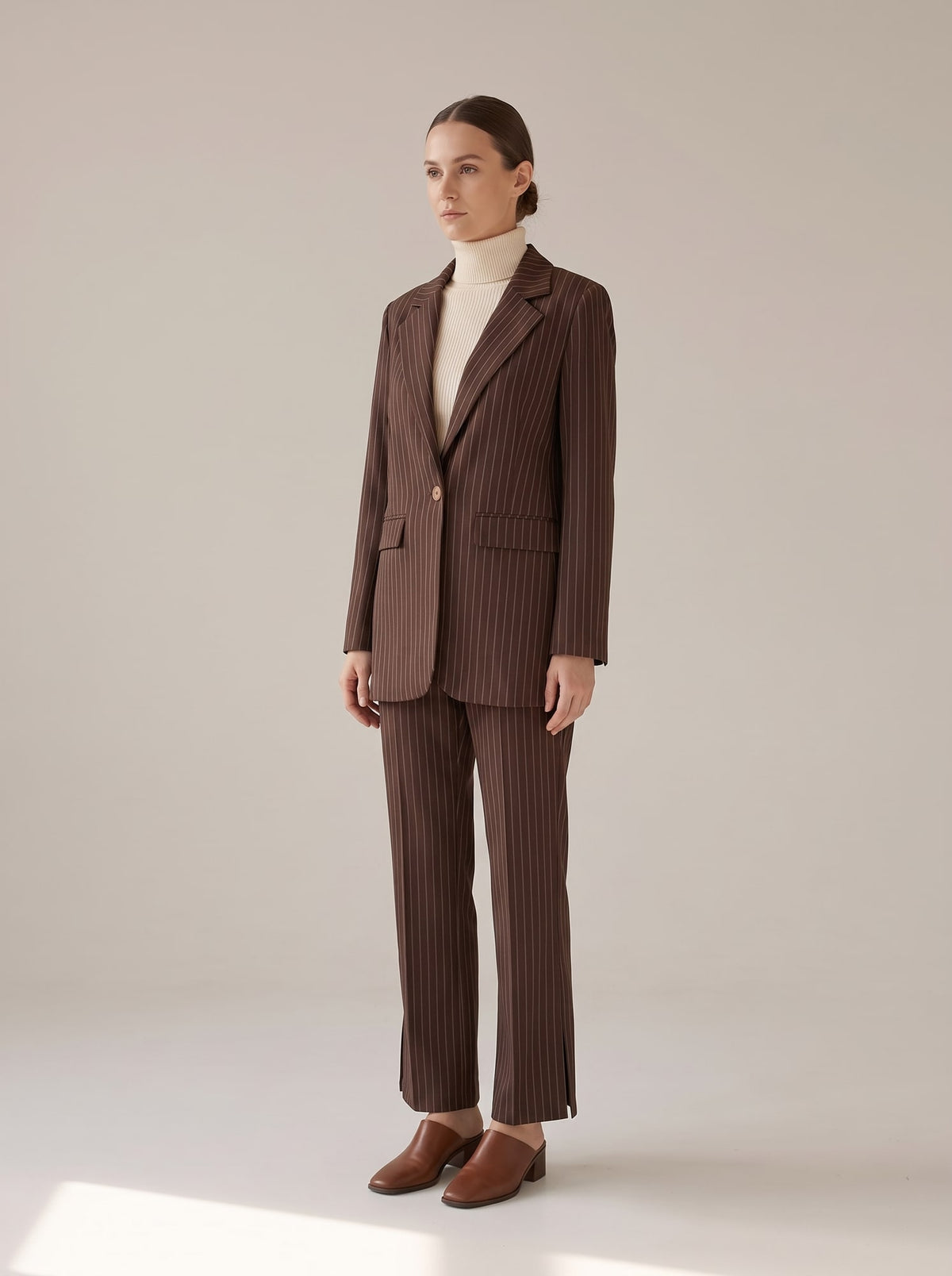 TAILLEUR GESSATO CON CINTURA Moro - indossato - IRONICA