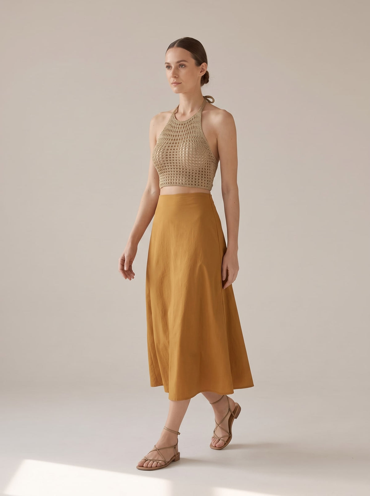 TOP CROPPED IN MAGLIA TRAFORATA Champagne - in movimento - IRONICA