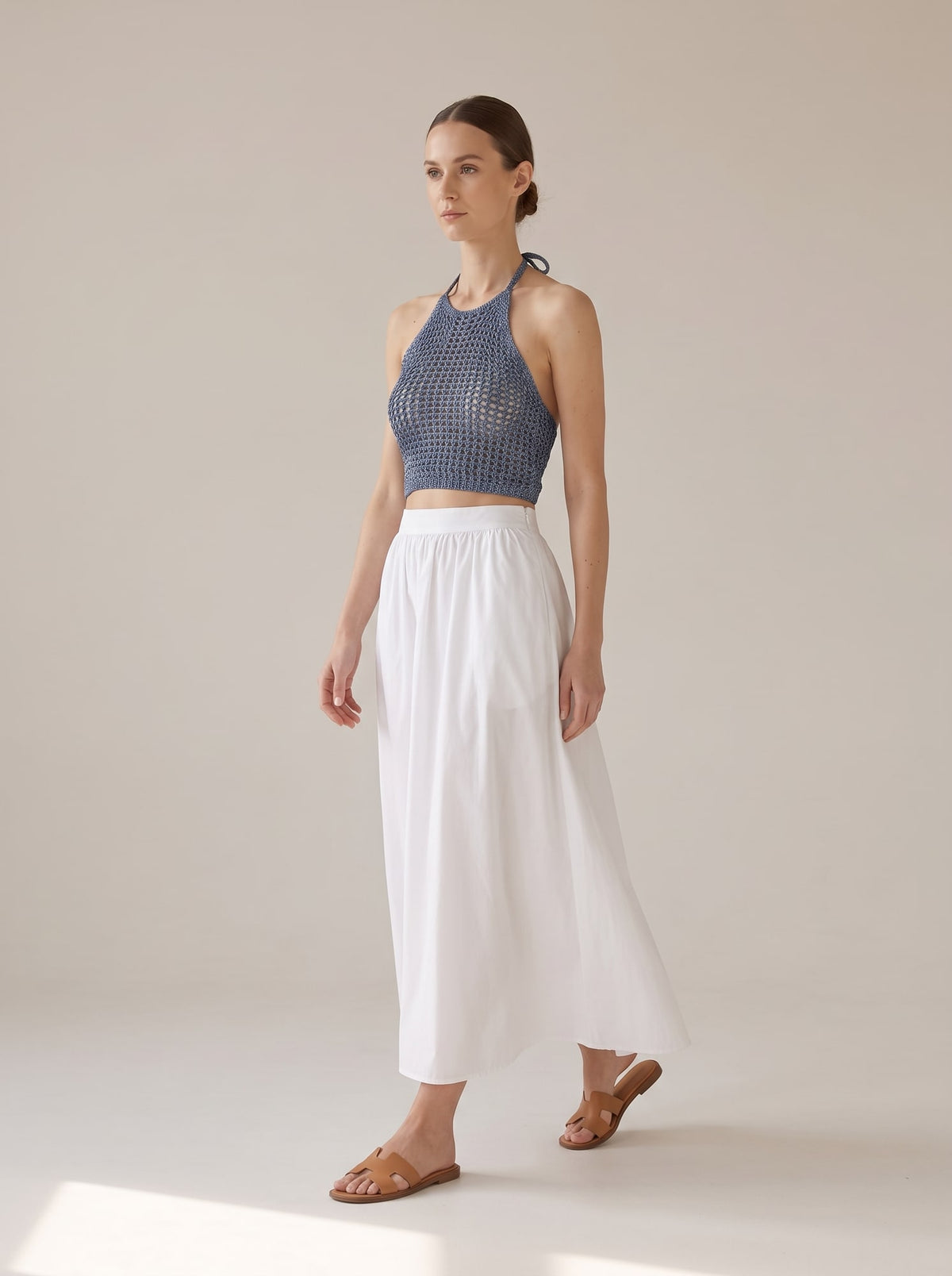 TOP CROPPED IN MAGLIA TRAFORATA Polvere - in movimento - IRONICA