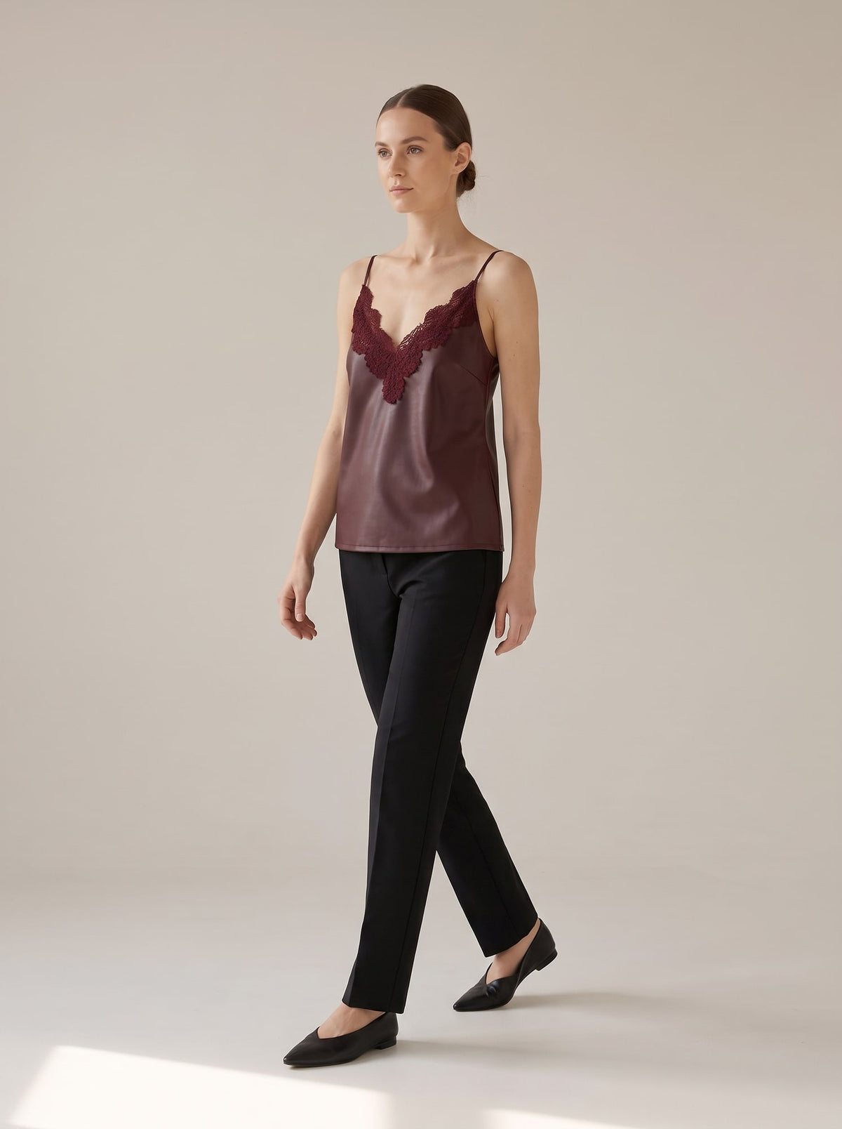TOP EFFETTO PELLE CON PIZZO Burgundy - in movimento - IRONICA