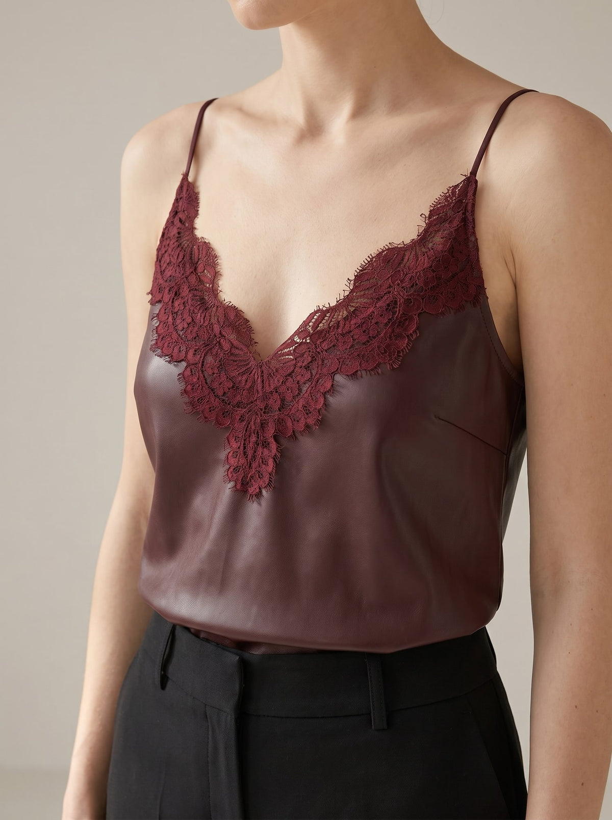TOP EFFETTO PELLE CON PIZZO Burgundy - dettaglio - IRONICA