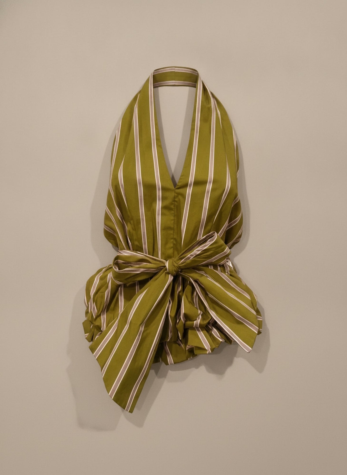 TOP HALTER A RIGHE CON FIOCCO Verde - still life - IRONICA