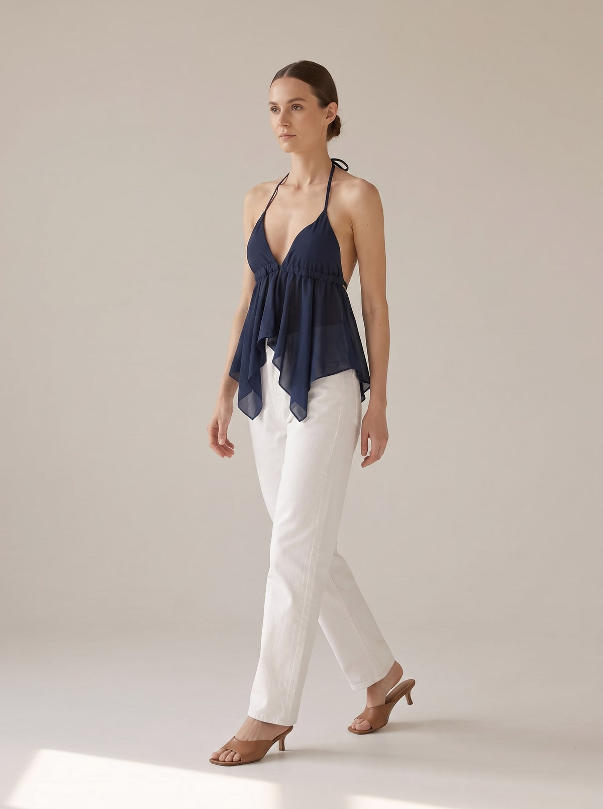 TOP HALTER ASIMMETRICO Blu - in movimento - IRONICA