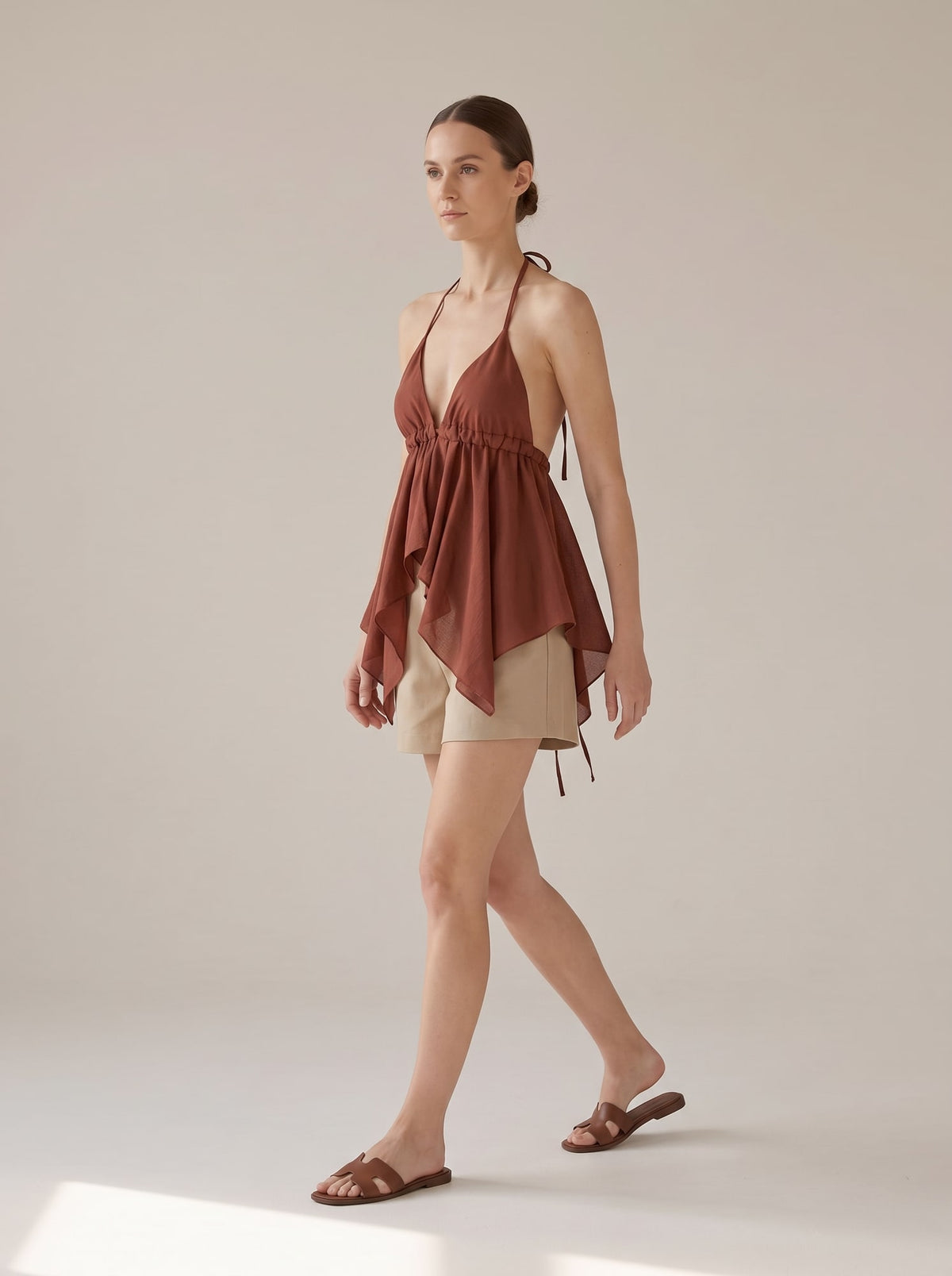 TOP HALTER ASIMMETRICO Coccio - in movimento - IRONICA