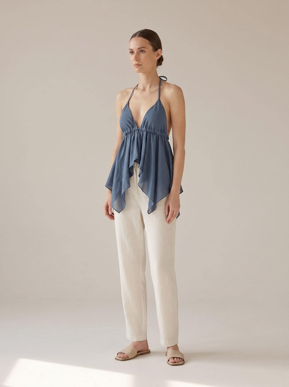 TOP HALTER ASIMMETRICO Polvere - indossato - IRONICA