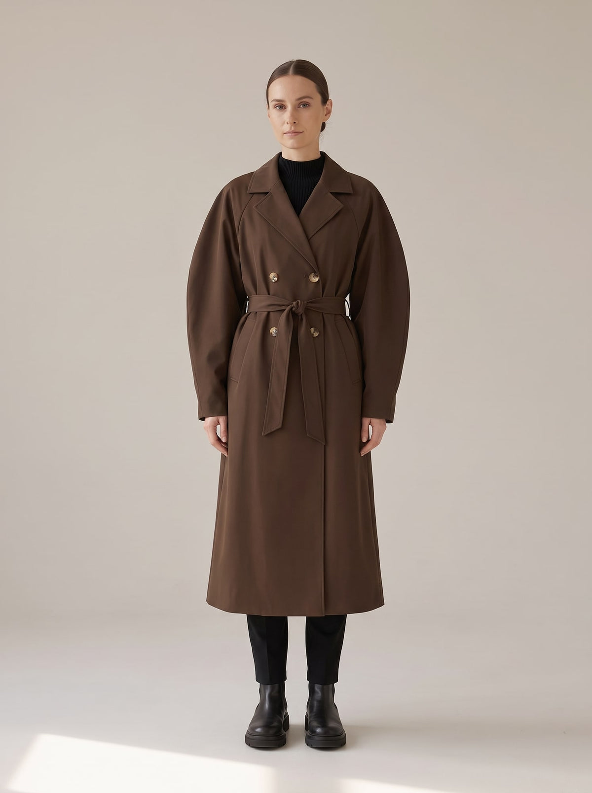 TRENCH OVERSIZE CON CINTURA Moro - indossato - IRONICA